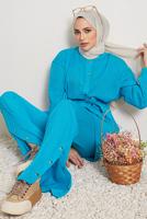 Tesettür giyim MAVİ BELDEN BAĞLAMALI FİTİLLİ PANTOLONLU TAKIM 18051 