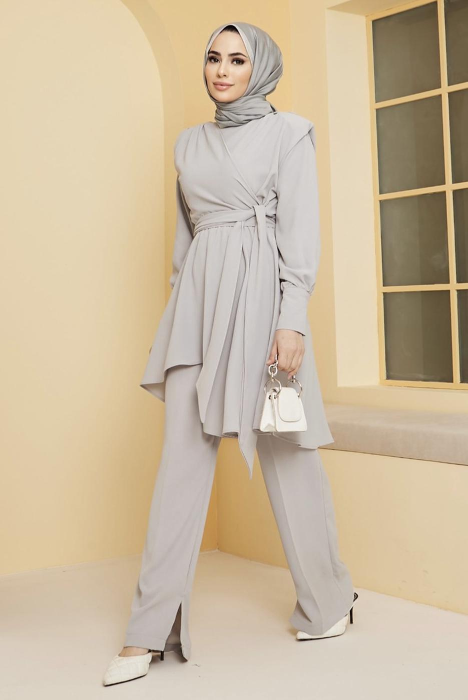Vêtements hijab GRIS ENSEMBLE PANTALON COUPE ASYMETRIQUE CEINTURE 20002