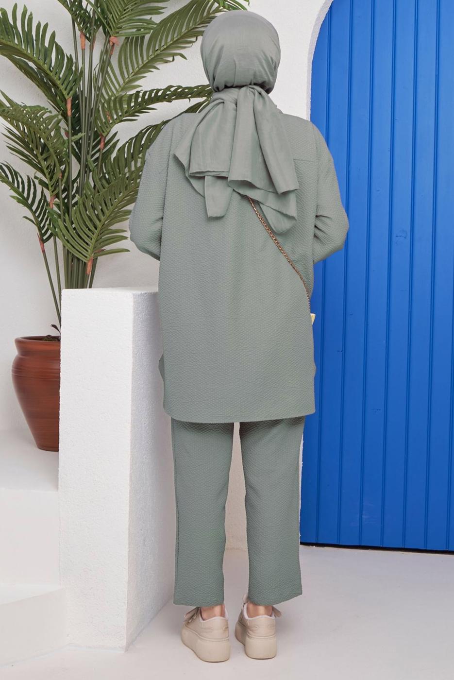 Tesettür giyim YEŞİL CEPLİ DÜĞMELİ PANT. TAKIM 24051 