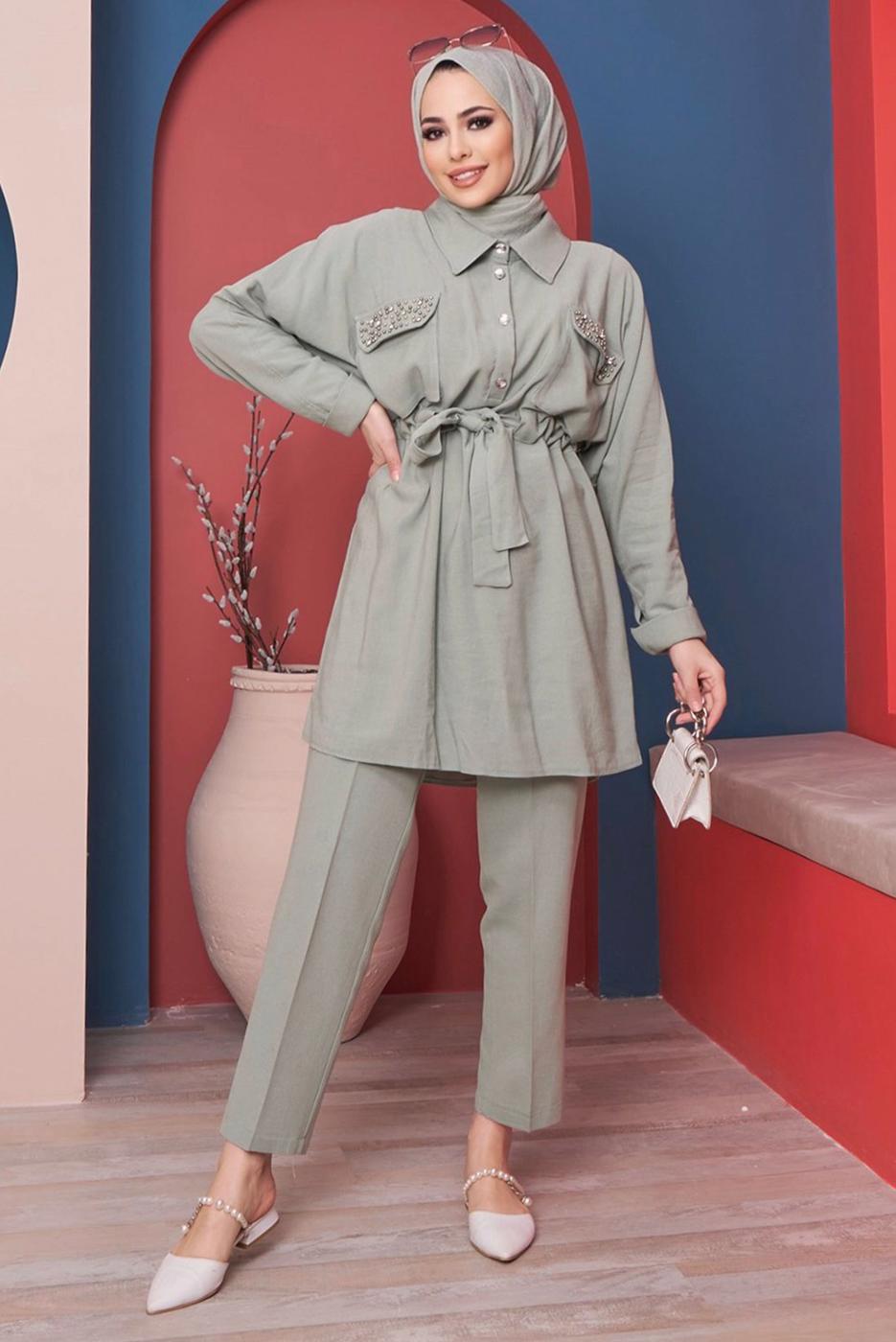 Tesettür giyim YEŞİL CEPLERİ BONCUK İŞLEMELİ BELİ BÜZGÜLÜ İKİLİ PANT. TAKIM 80051