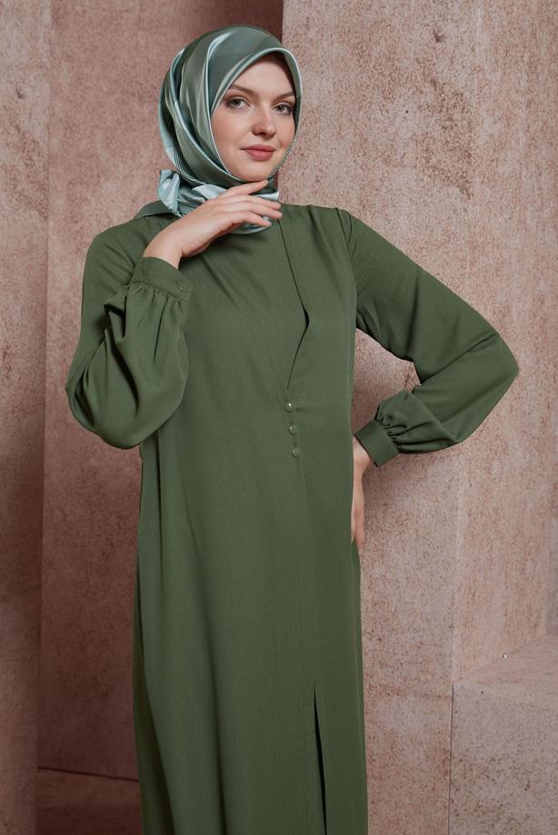 Tesettür giyim HAKİ ALVİNA HIRKA GÖRÜNÜMLÜ TULUM T 42766 - TRENDTESETTÜR