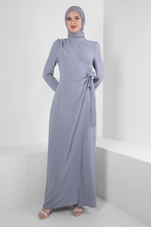 Tesettür giyim GRİ ALVİNA BAĞLAMA DETAYLI TULUM T 42885 - TRENDTESETTÜR