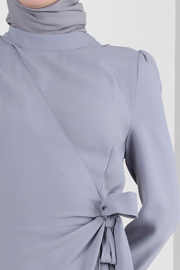 Tesettür giyim GRİ ALVİNA BAĞLAMA DETAYLI TULUM T 42885 - TRENDTESETTÜR