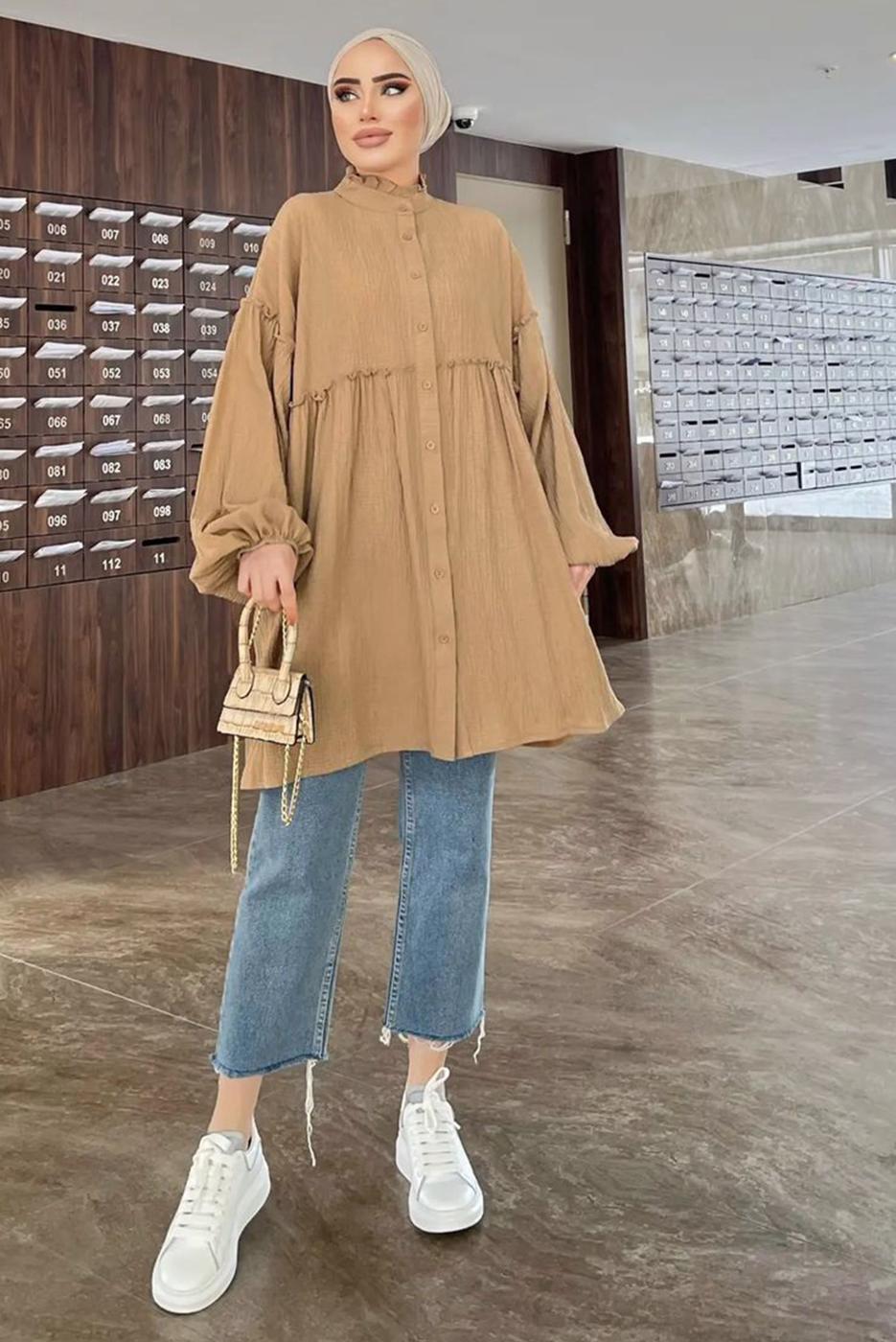Tesettür giyim KAHVE YAKASI FIRFIR DETAYLI DÜĞMELİ MÜSLİN TUNİK 931	