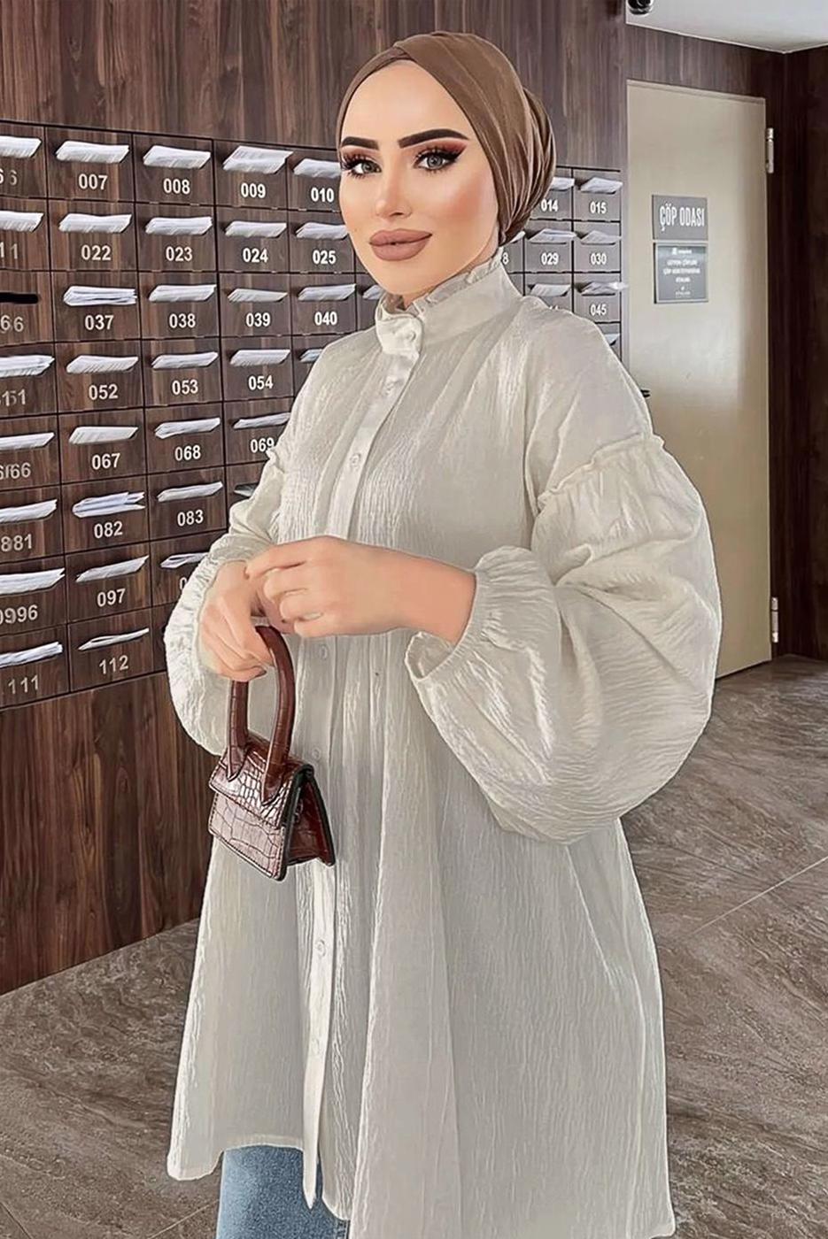 Tesettür giyim BEJ YAKASI FIRFIR DETAYLI DÜĞMELİ MÜSLİN TUNİK 931	