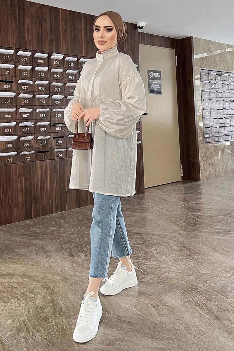 Tesettür giyim BEJ YAKASI FIRFIR DETAYLI DÜĞMELİ MÜSLİN TUNİK 931	