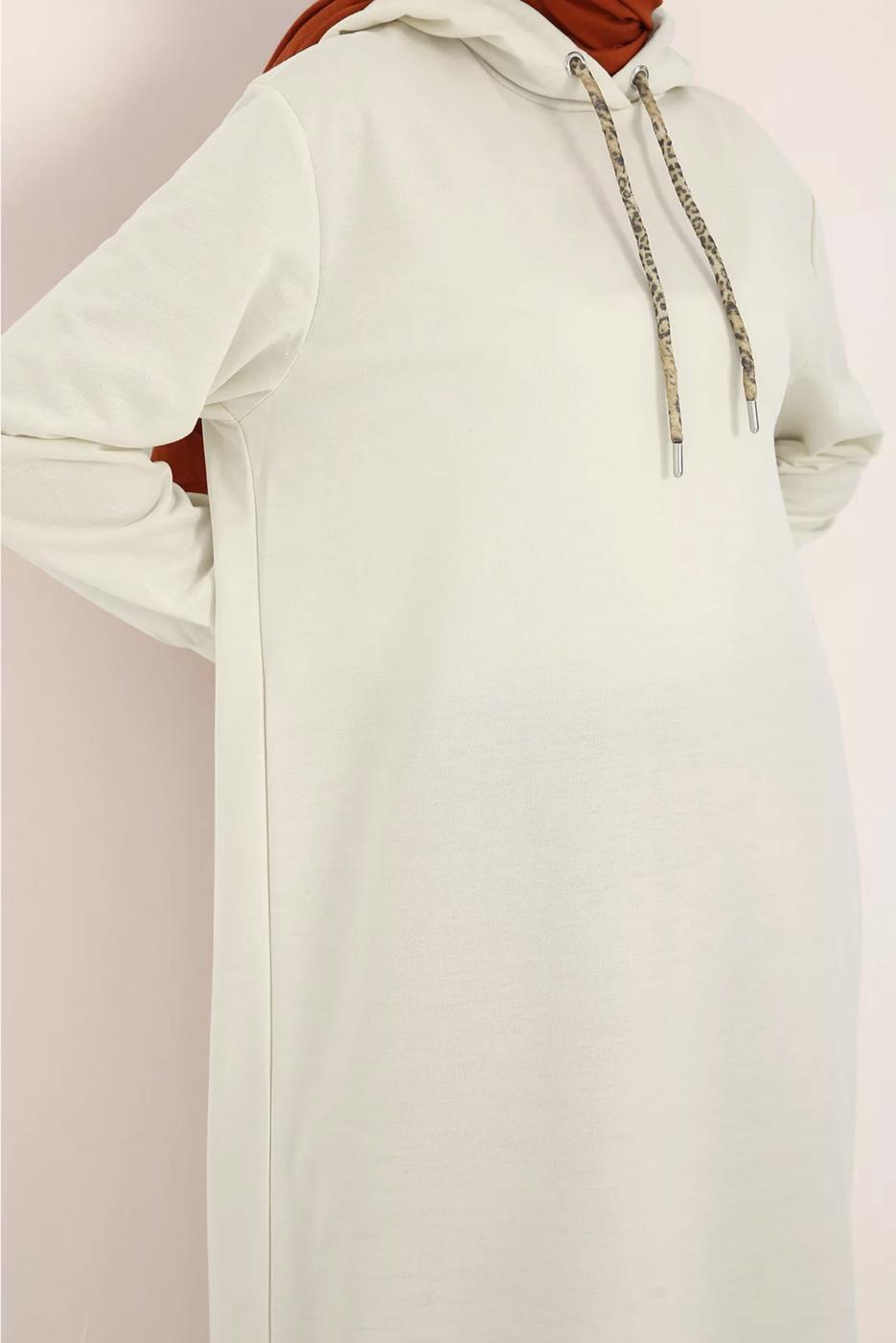 Tesettür giyim BEJ LEOPAR BAĞCIKLI KAPÜŞONLU TUNİK 38005 