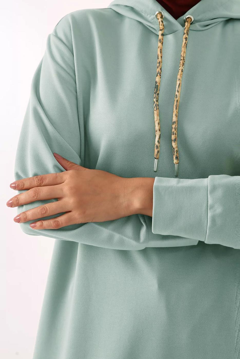 Tesettür giyim YEŞİL LEOPAR BAĞCIKLI KAPÜŞONLU TUNİK 38005 