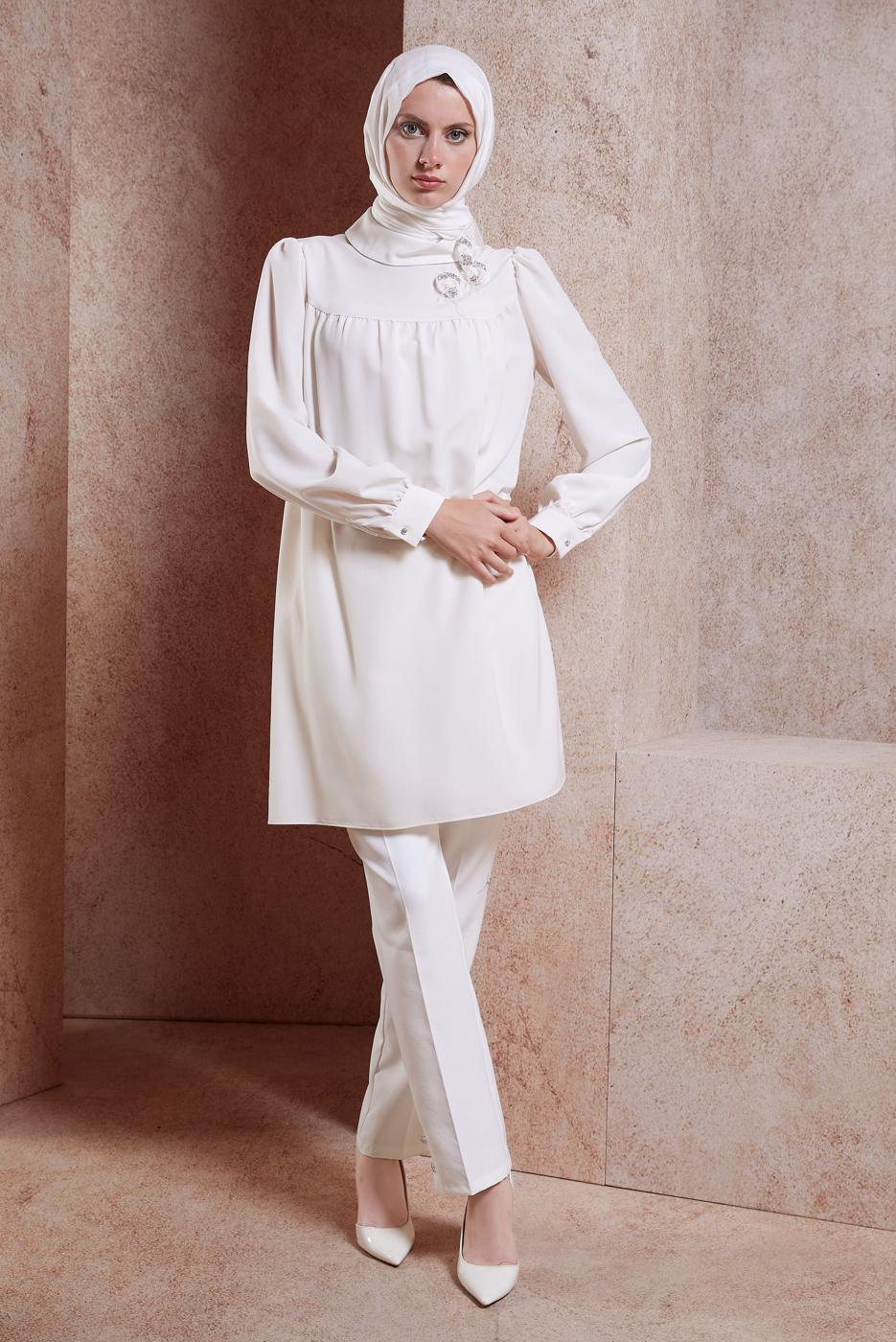 Tesettür giyim EKRU ALVİNA TAŞ DETAYLI TUNİK T 42902