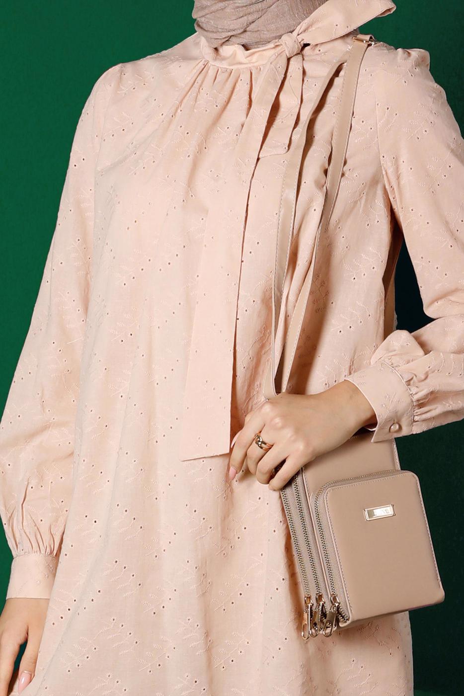 Tesettür giyim BEJ ALVİNA BAĞLAMA DETAYLI FİSTOLU TUNİK T 42927