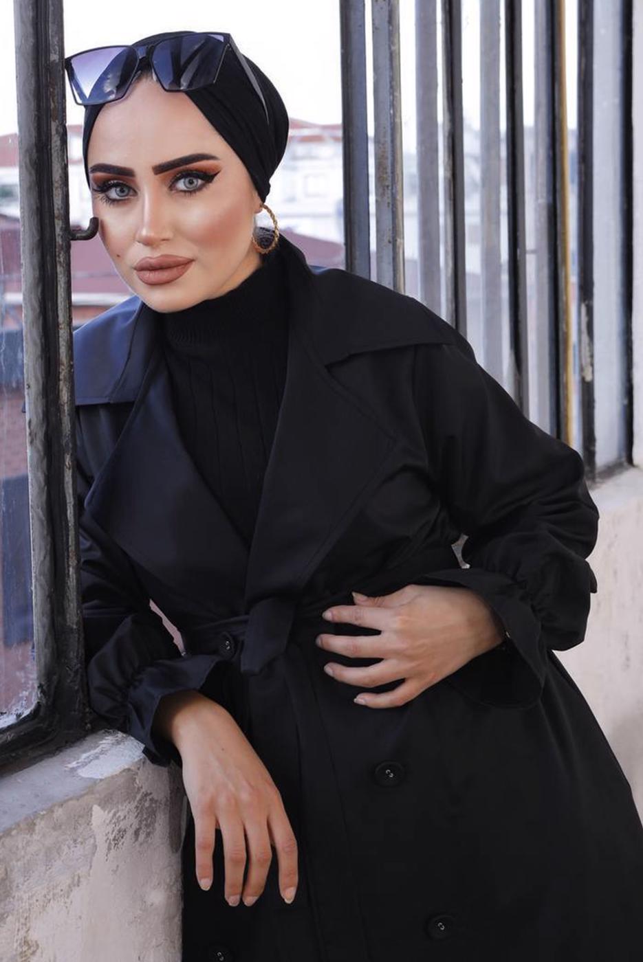 Tesettür giyim SİYAH DÜĞMELİ MANŞETLERİ LASTİKLİ TRENÇKOT T 8029