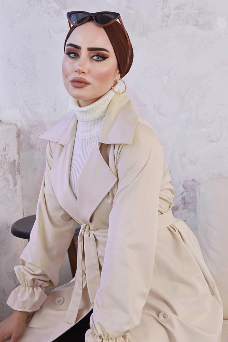 Tesettür giyim BEJ DÜĞMELİ MANŞETLERİ LASTİKLİ TRENÇKOT T 8029
