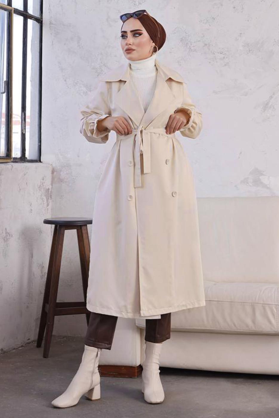 Tesettür giyim BEJ DÜĞMELİ MANŞETLERİ LASTİKLİ TRENÇKOT T 8029