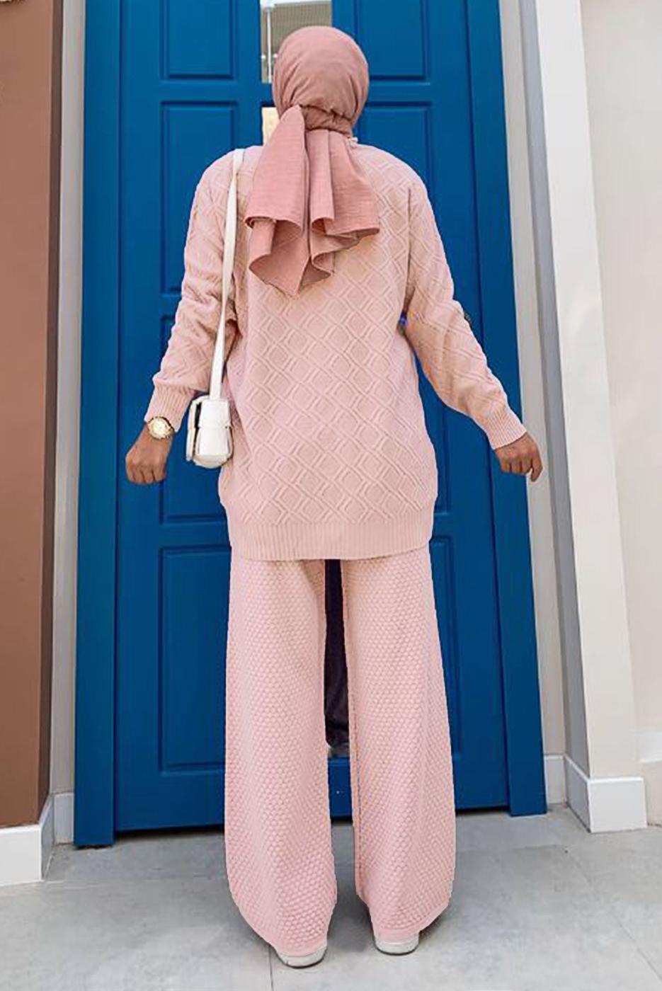 Tesettür giyim PUDRA KENDİNDEN DESENLİ DÜĞMELİ TRİKO HIRKA 01222 