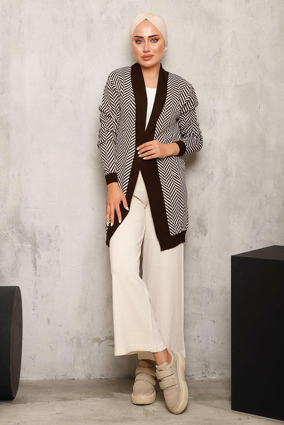 Tesettür giyim KAHVE KUŞAKLI DESENLİ TRİKO HIRKA 1692 