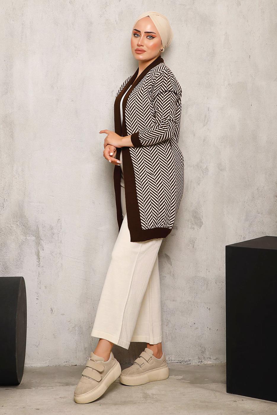 Tesettür giyim KAHVE KUŞAKLI DESENLİ TRİKO HIRKA 1692 