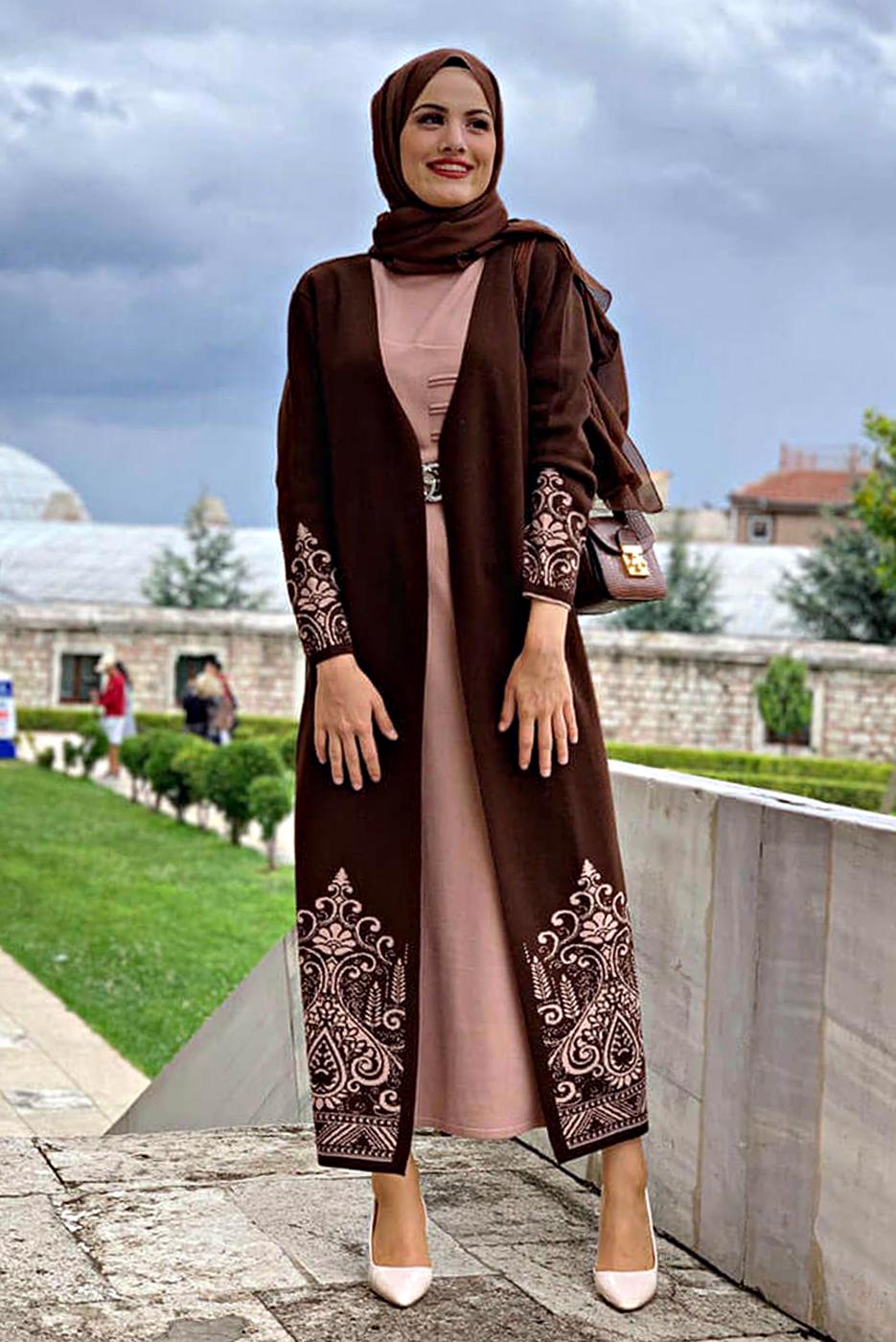 Tesettür giyim KAHVE DESENLİ KUŞAKLI TRİKO HIRKA 35281-2 