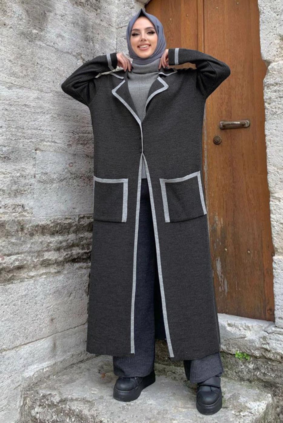 Tesettür giyim GRİ DÜĞMELİ CEPLİ TRİKO HIRKA 50222