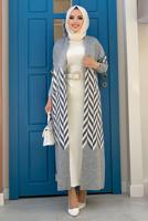 Tesettür giyim GRİ DESENLİ TRİKO CEKET 5622 