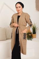 Tesettür giyim KAHVE CEPLERİ ÇİZGİ DETAYLI TRİKO HIRKA 8392 