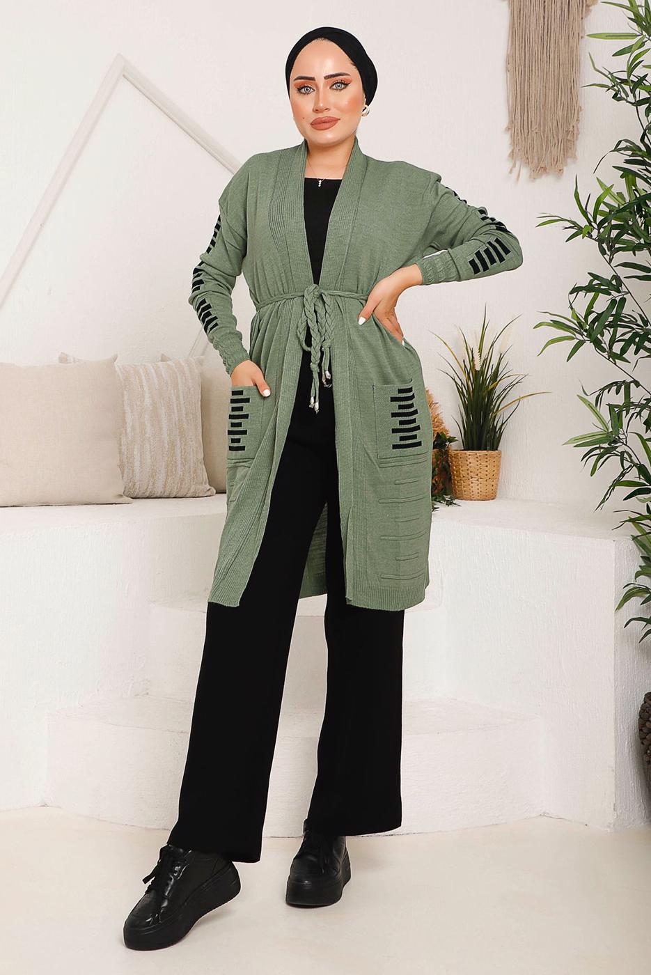 Tesettür giyim YEŞİL CEPLERİ ÇİZGİ DETAYLI TRİKO HIRKA 8392 