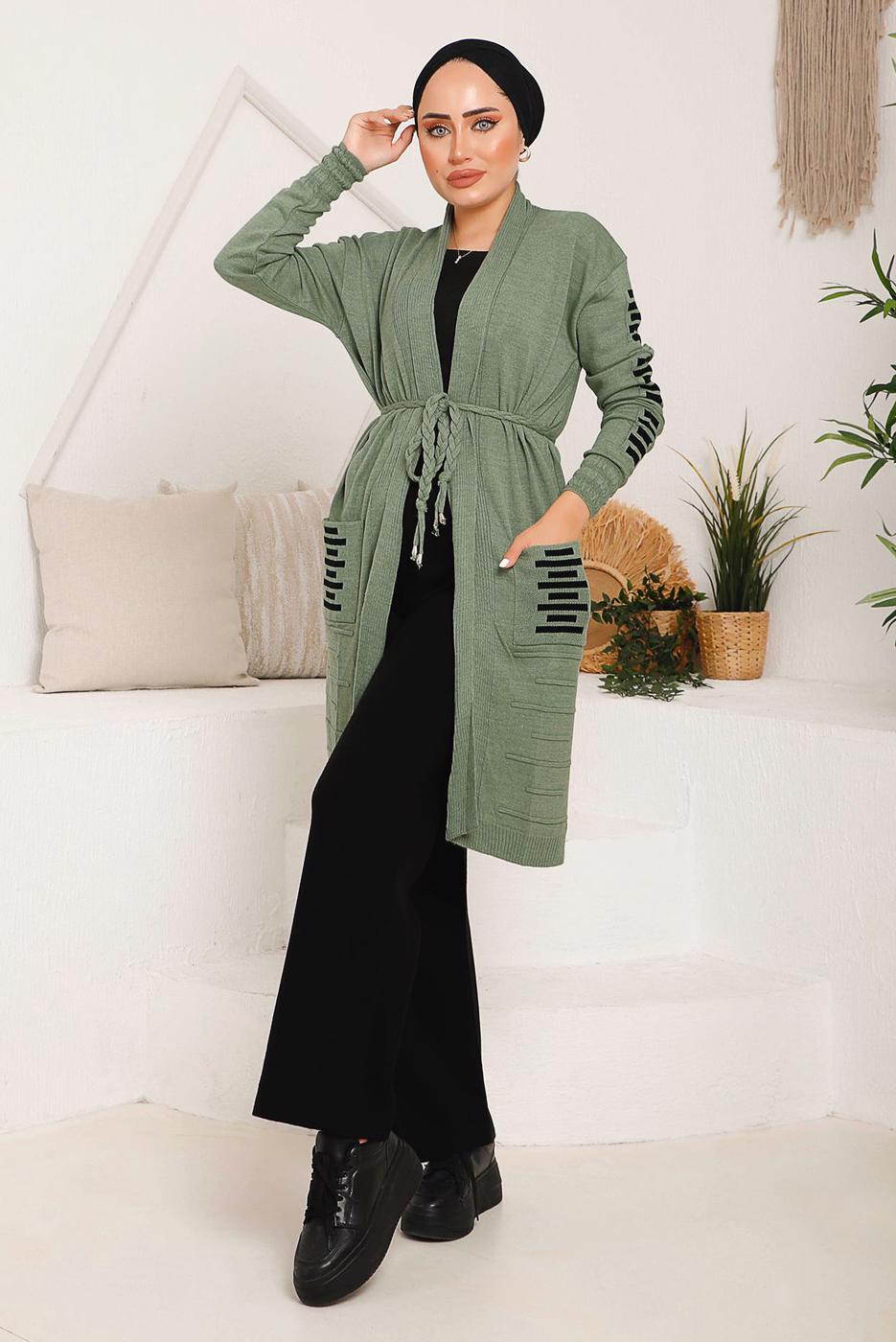 Tesettür giyim YEŞİL CEPLERİ ÇİZGİ DETAYLI TRİKO HIRKA 8392 