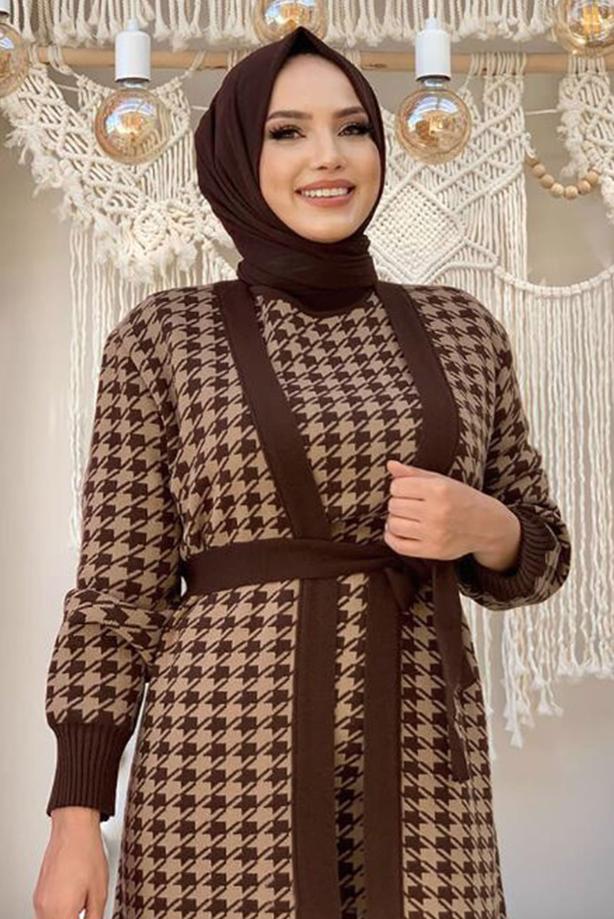 Vêtements hijab BRUN COSTUME EN MAILLE TEXTURÉE PIED-DE-POULE AVEC CEINTURE 10112 - TRENDTESETTÜR