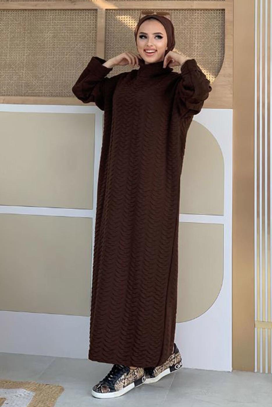 Tesettür giyim KAHVE BOĞAZLI BALIK SIRTI TRİKO ELBİSE 60112