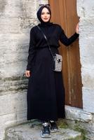 Tesettür giyim SİYAH YANLARI YIRTMAÇLI KAPÜŞONLU TRİKO ELBİSE 90102	