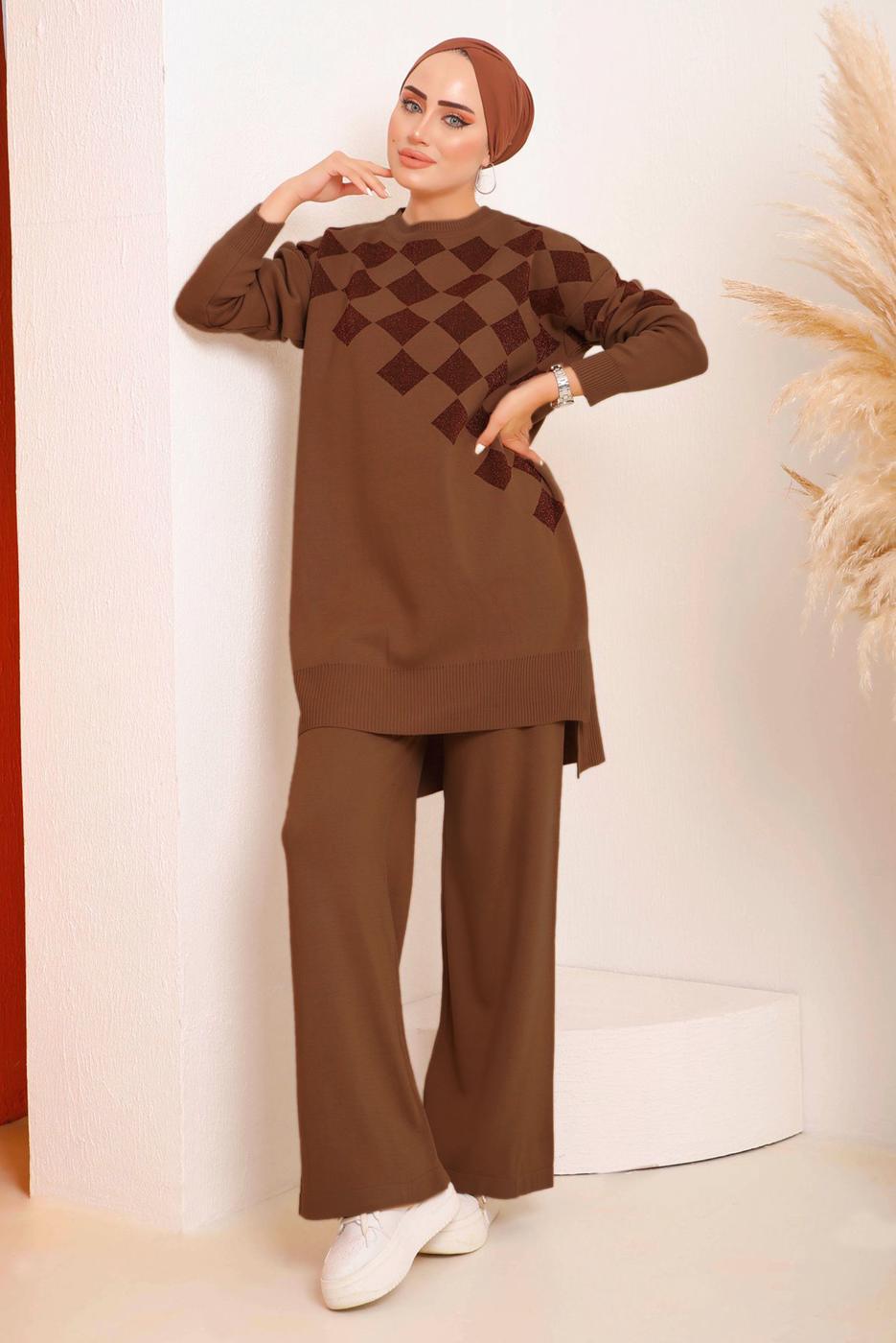 Tesettür giyim KAHVE SİMLİ KARE DESENLİ PANTOLONLU TRİKO TAKIM 1592	