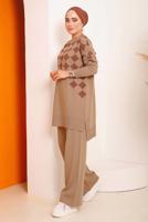 Tesettür giyim TABA SİMLİ KARE DESENLİ PANTOLONLU TRİKO TAKIM 1592	