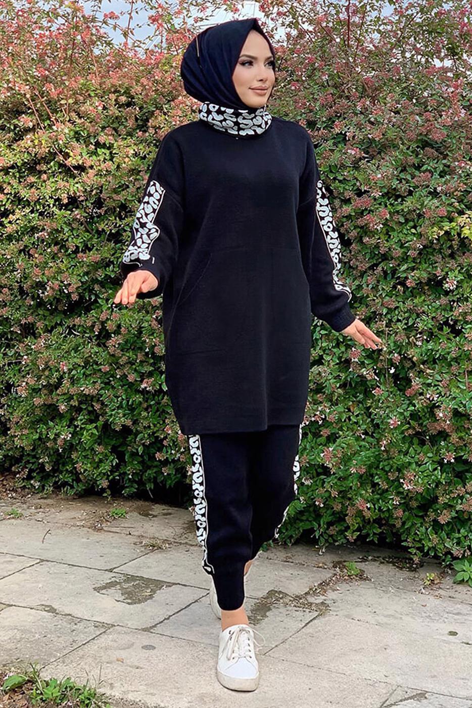 Tesettür giyim SİYAH DESENLİ İKİLİ TRİKO TAKIM 2834 
