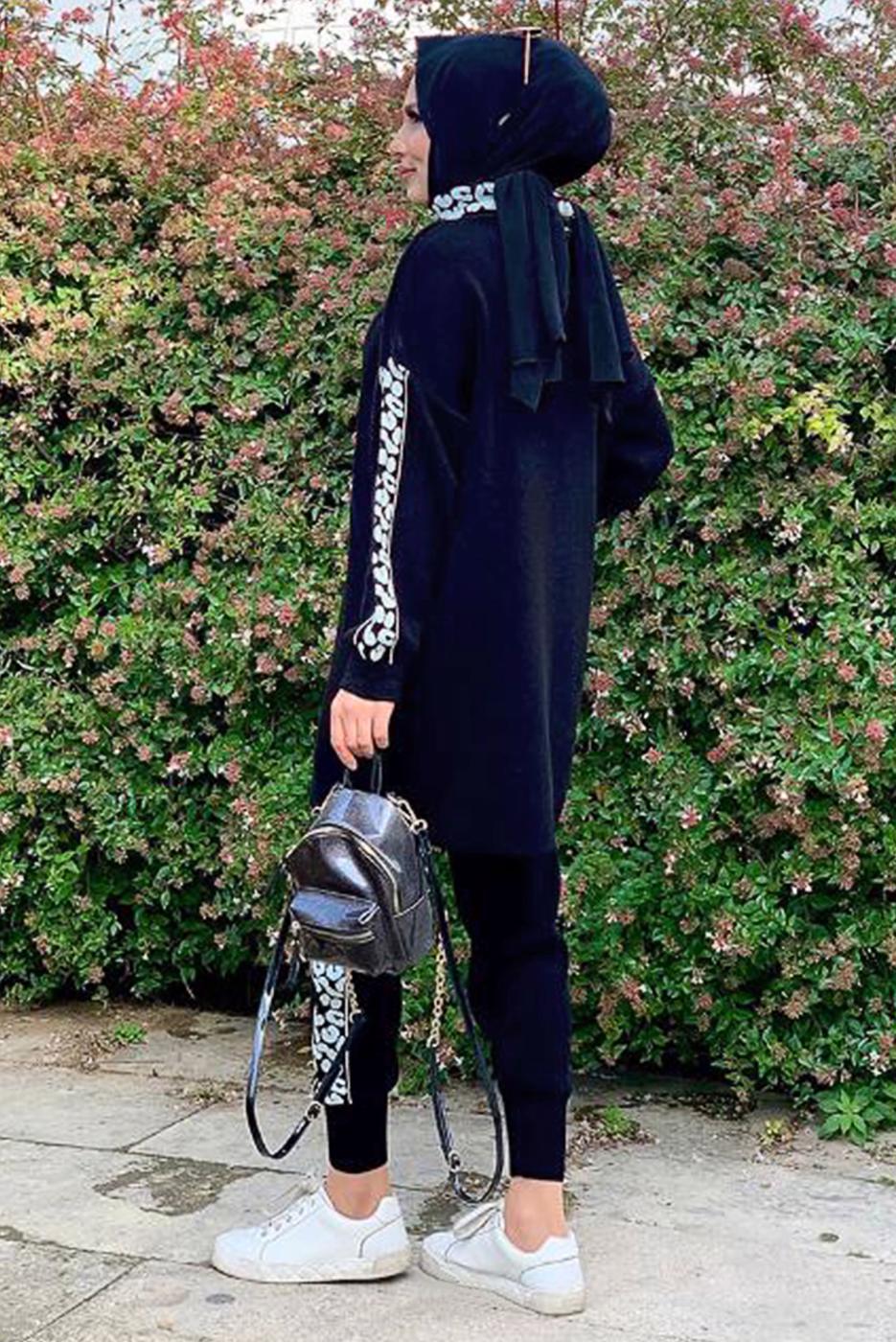 Tesettür giyim SİYAH DESENLİ İKİLİ TRİKO TAKIM 2834 