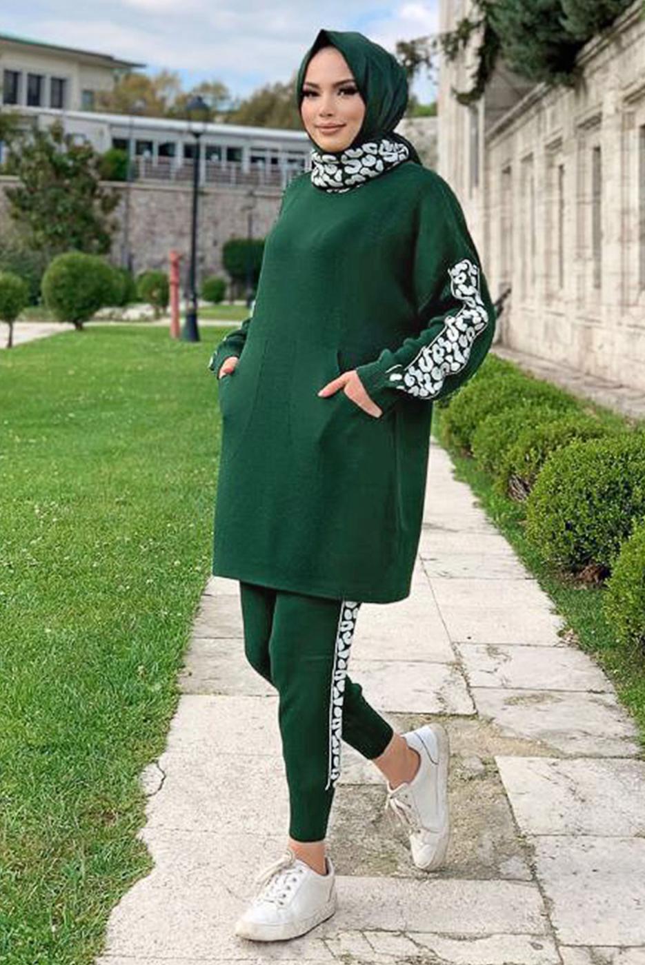 Tesettür giyim YEŞİL DESENLİ İKİLİ TRİKO TAKIM 2834 