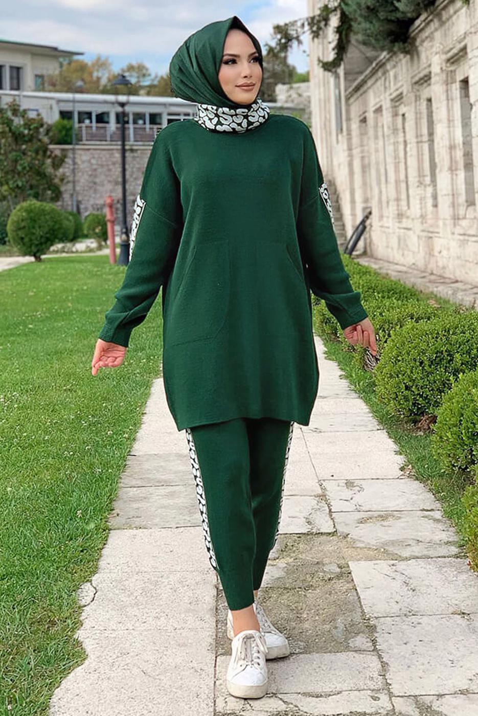 Tesettür giyim YEŞİL DESENLİ İKİLİ TRİKO TAKIM 2834 