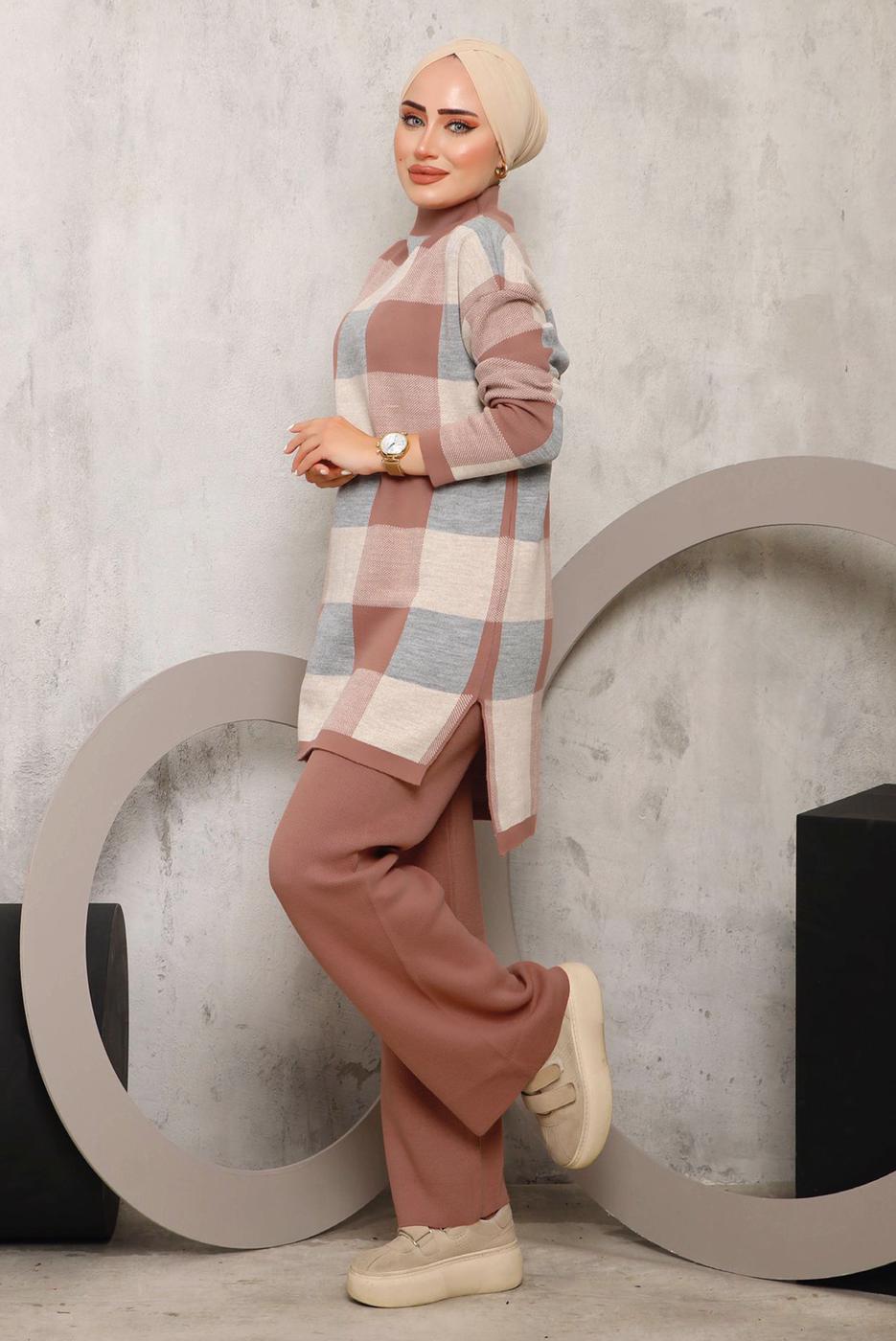 Tesettür giyim PUDRA EKOSE PANTOLONLU TRİKO TAKIM 7292