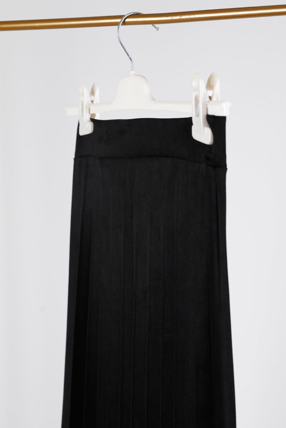 Tesettür giyim SİYAH PİLİSELİ SÜET ETEK 1698