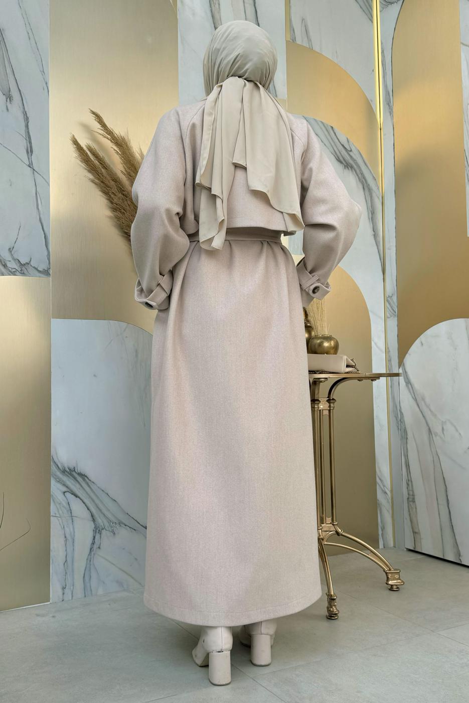 Tesettür giyim BEJ KUŞAKLI MANTO T 1677