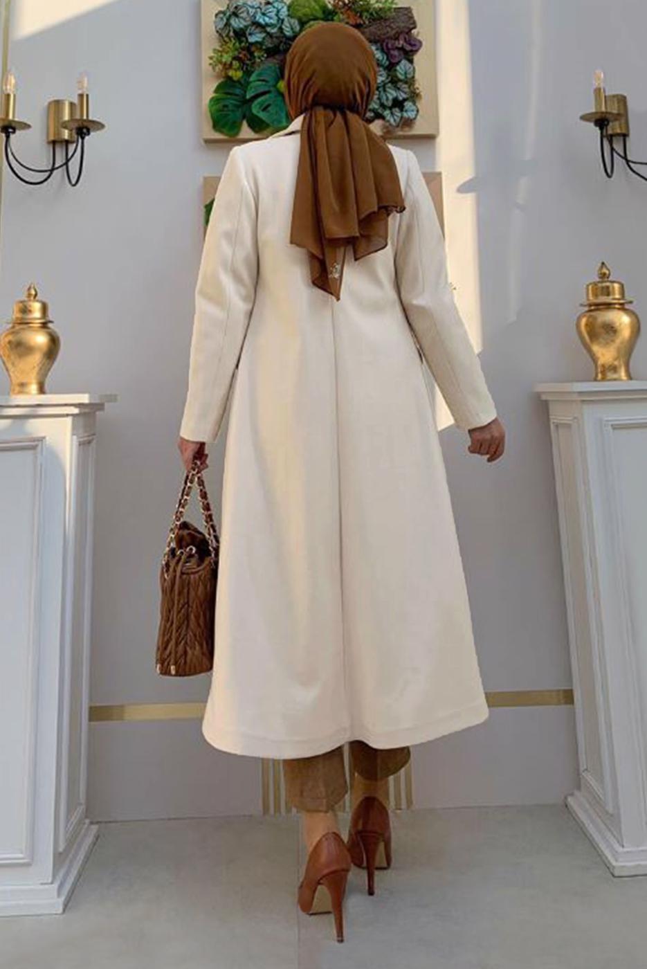 Tesettür giyim BEJ KRUVAZE YAKA DÜĞMELİ KABAN 0677 