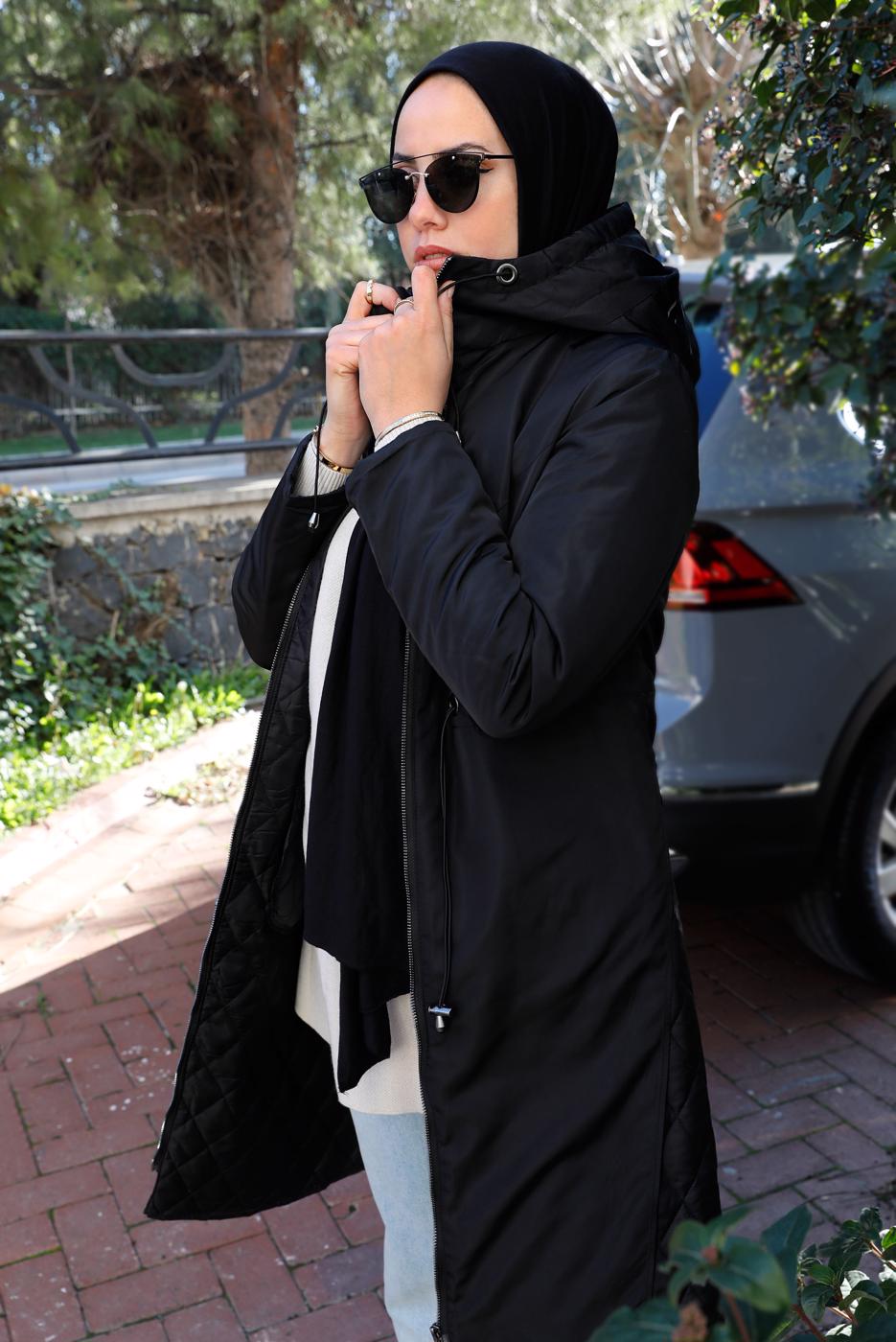 Tesettür giyim SİYAH KAPİTONE DETAYLI KAPÜŞONLU KABAN 0911 