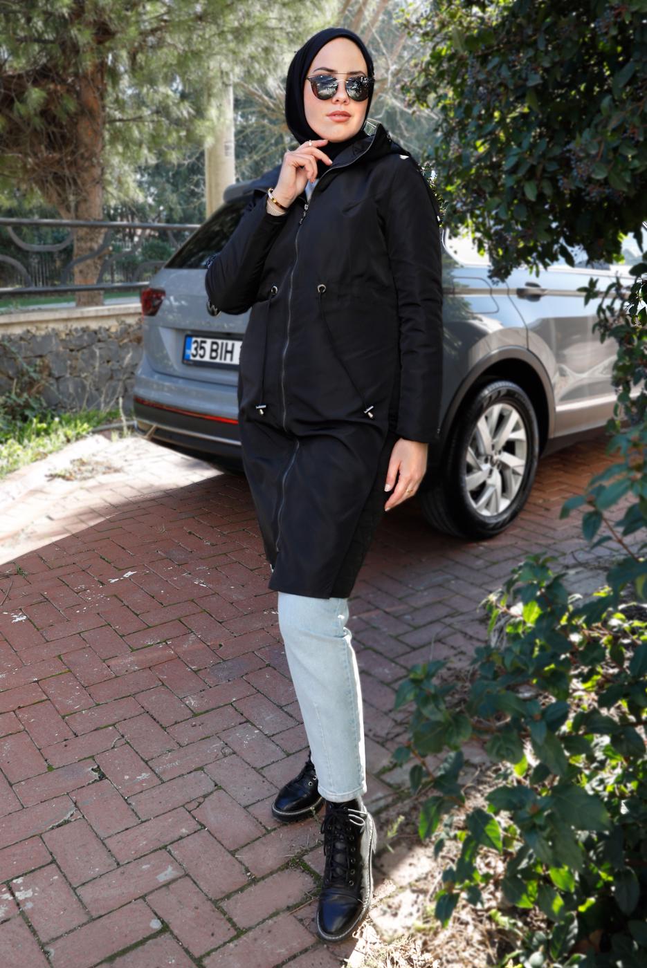 Tesettür giyim SİYAH KAPİTONE DETAYLI KAPÜŞONLU KABAN 0911 