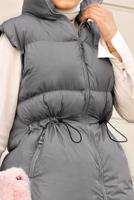 Tesettür giyim GRİ BELİ BÜZGÜLÜ KISA ŞİŞME YELEK 1455 