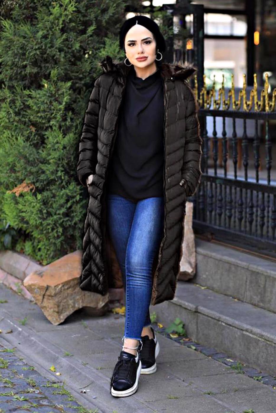 Tesettür giyim SİYAH KAPÜŞONU KÜRKLÜ ŞİŞME KABAN 1539	