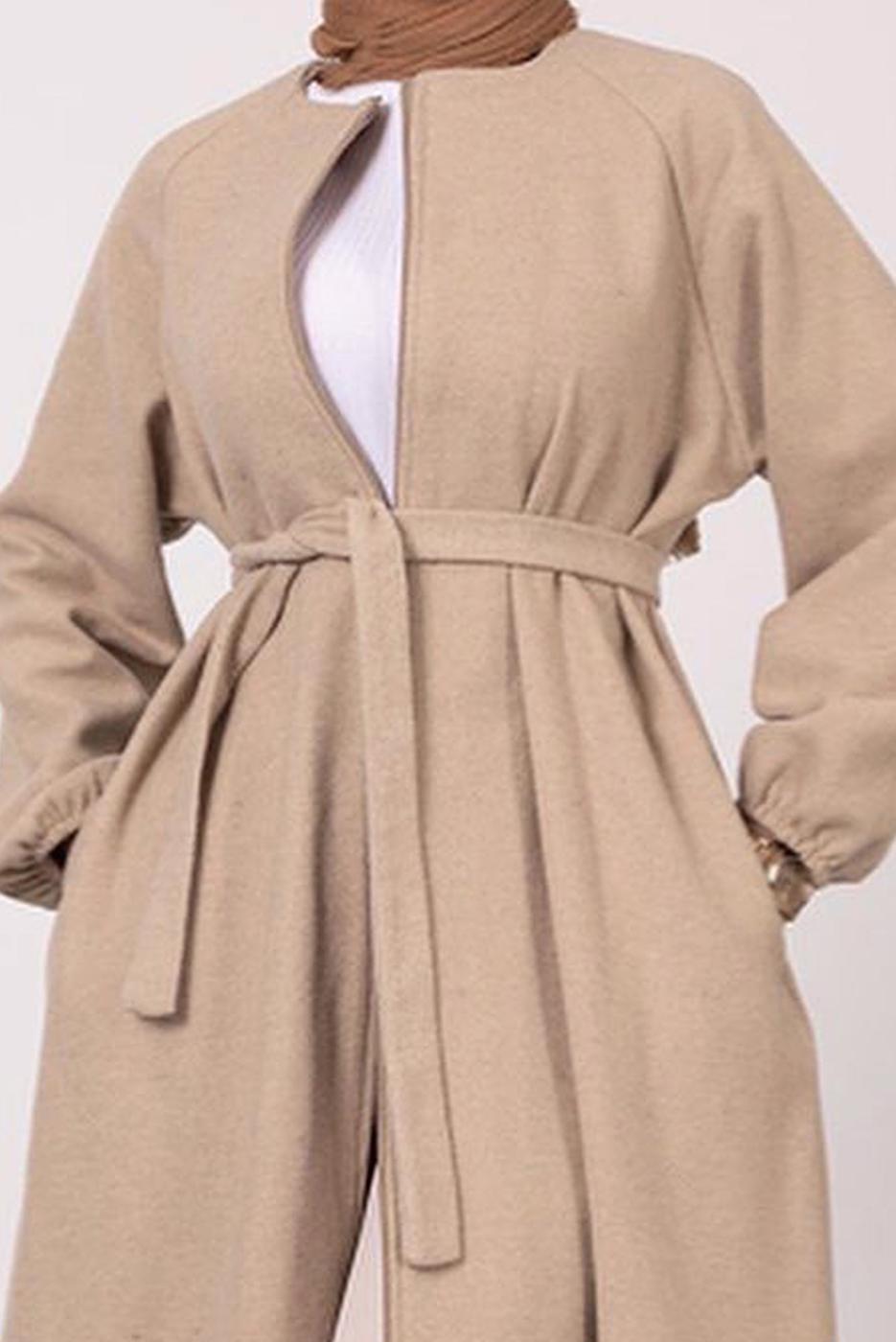 Tesettür giyim BEJ MANŞETLERİ LASTİKLİ KUŞAKLI KABAN 2285 