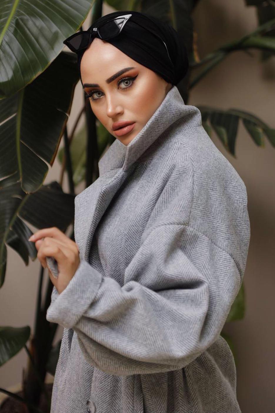 Tesettür giyim GRİ BALIKSIRTI DESENLİ KUŞAKLI KABAN 2592