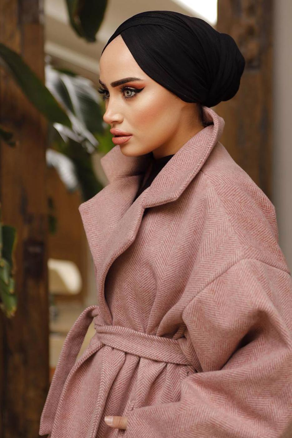 Tesettür giyim PUDRA BALIKSIRTI DESENLİ KUŞAKLI KABAN 2592