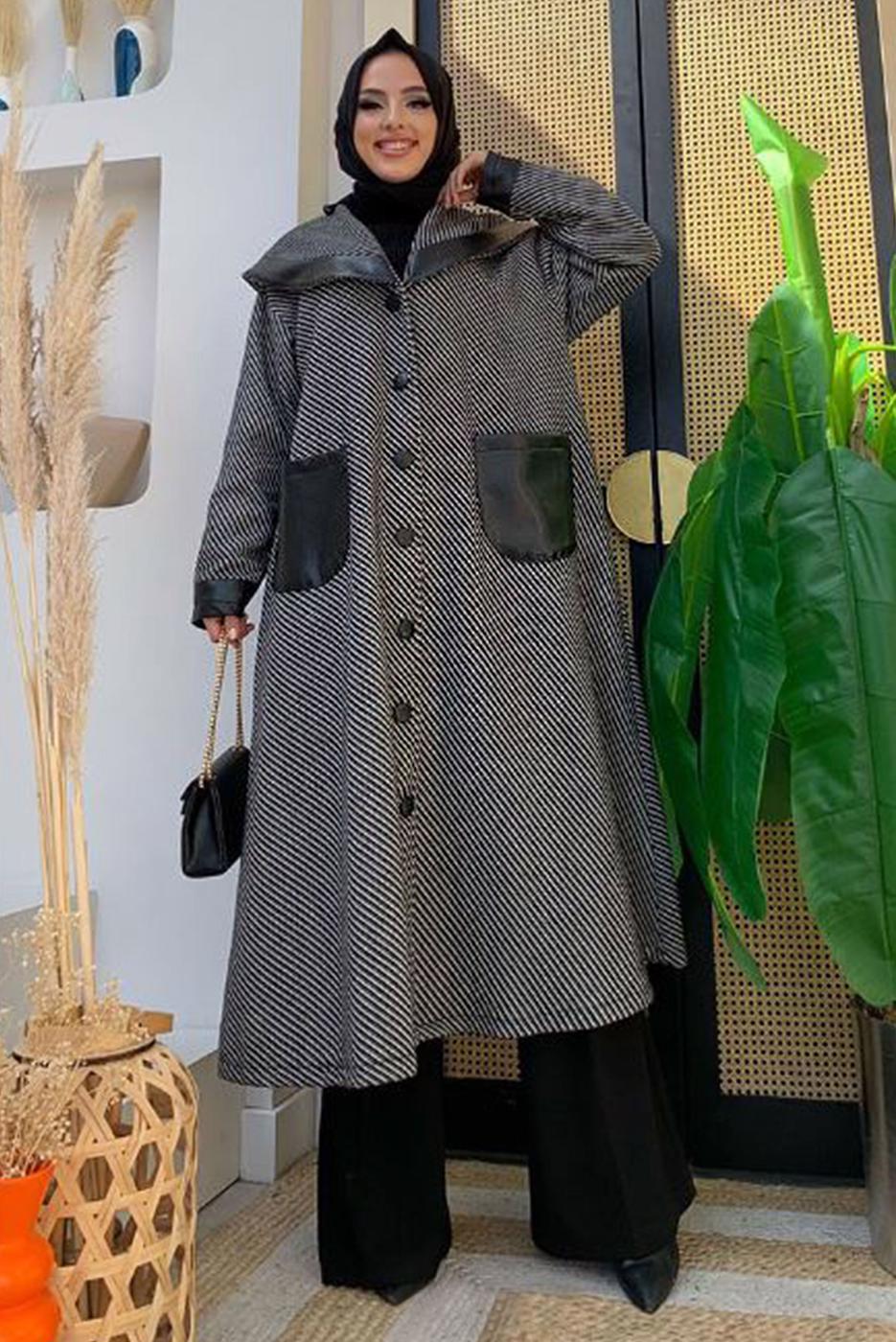 Tesettür giyim SİYAH ÇİZGİLİ DERİ DETAYLI KABAN 3477 