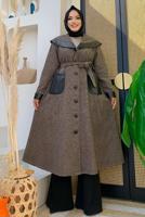 Tesettür giyim TABA ÇİZGİLİ DERİ DETAYLI KABAN 3477 