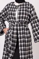 Tesettür giyim SİYAH KAZAYAĞI DESENLİ KUŞAKLI KABAN T 3665