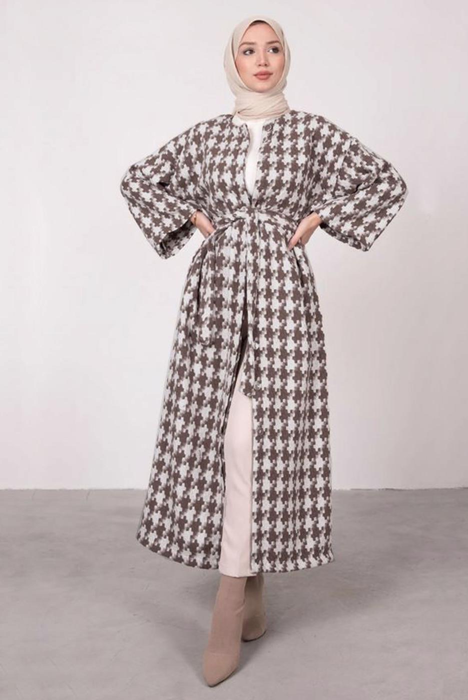 Tesettür giyim KAHVE KAZAYAĞI DESENLİ KUŞAKLI KABAN T 3665